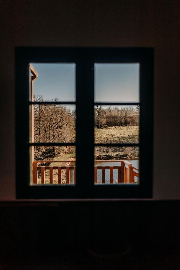 La Ferme Du Pont De Maumy, Cabane Au Bord De L'Etang Et Bain Nordique Busserolles Zewnętrze zdjęcie
