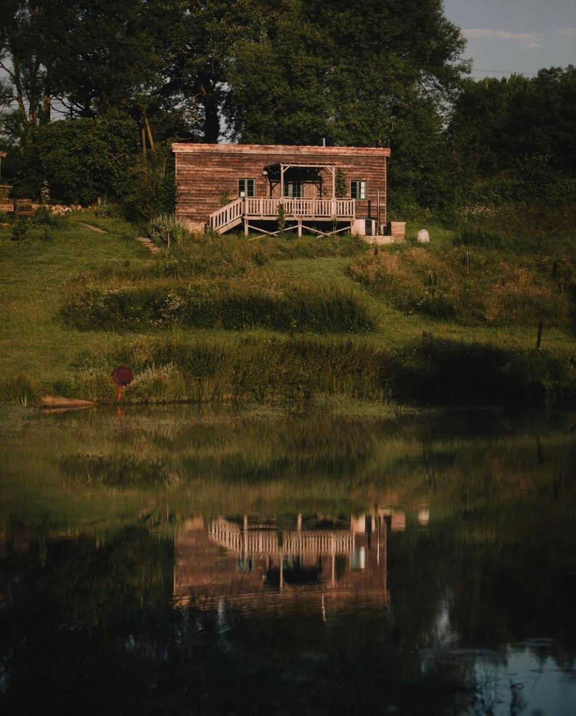 La Ferme Du Pont De Maumy, Cabane Au Bord De L'Etang Et Bain Nordique Busserolles Zewnętrze zdjęcie